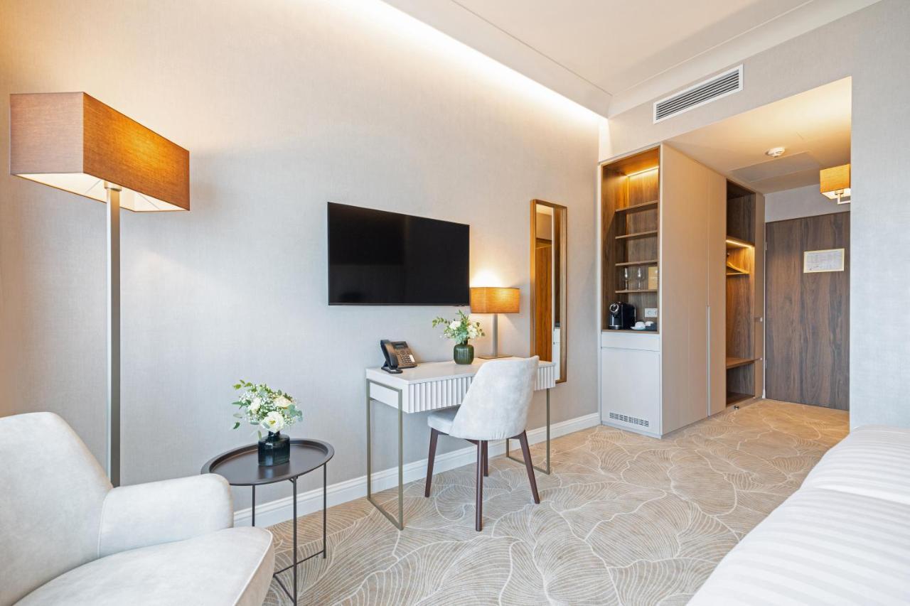 Hotel Gerardus Сегед Екстериор снимка