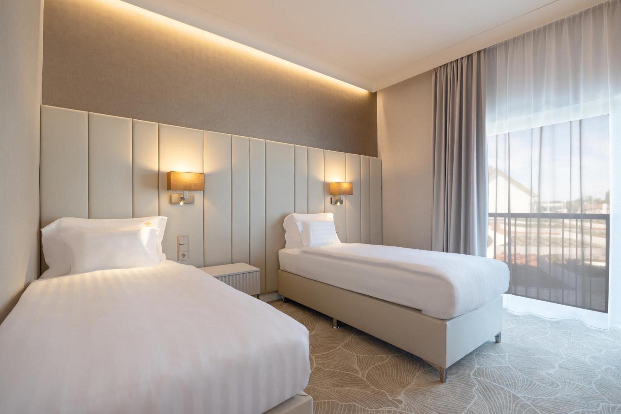 Hotel Gerardus Сегед Екстериор снимка